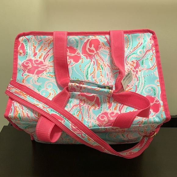 LILLY PULITZER Insulated Cooler in Jellies Be Jammin - Picture 4 of 5